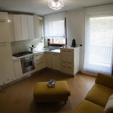 Le Papillon Du Chatelair